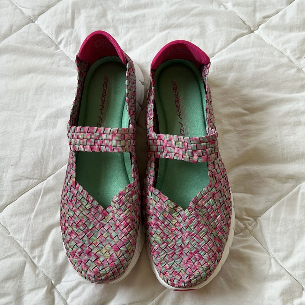 Skechers Lightweight Memory Foam Mary Janes Woven Pink/Green Sz 9 NWOT